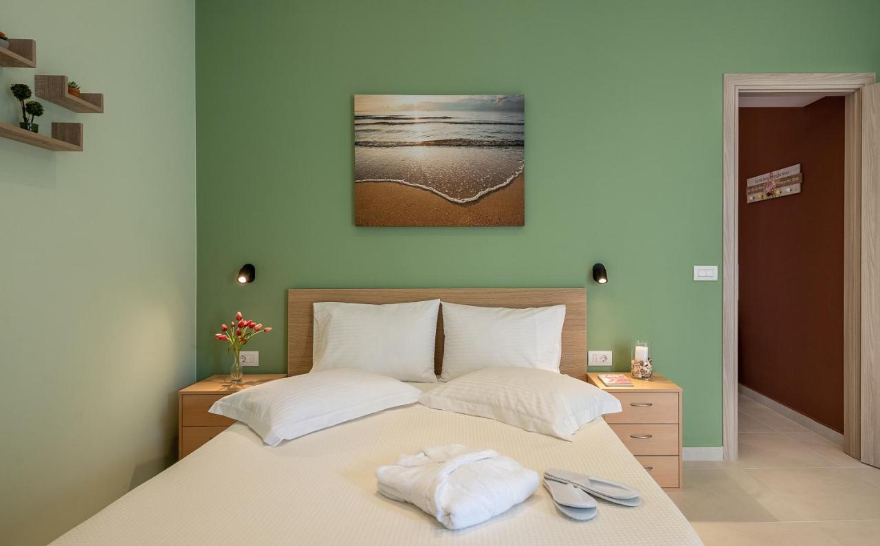 M City Apartments 100M From The Beach Chrissi Akti Chania Exterior foto